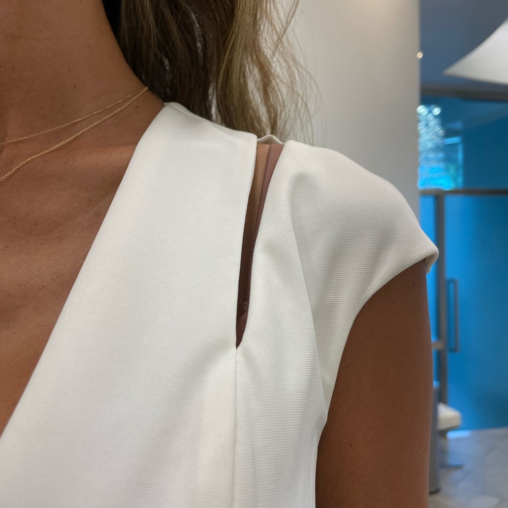 NWT Small White Form Fitting Dress 🕊 - Picture 12 of 14